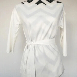 White Scalloped Top Sz Sm